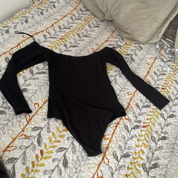 Off Shoulder Body Suit - Picture 2 of 2